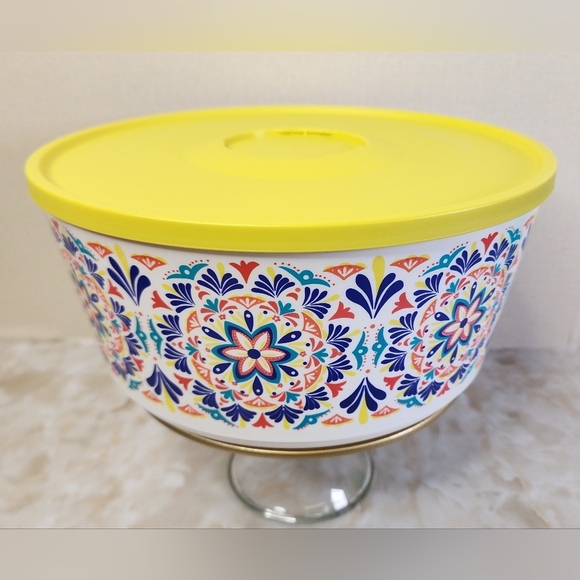 Tupperware Other - New Tupperware Colorful Serving Bowl